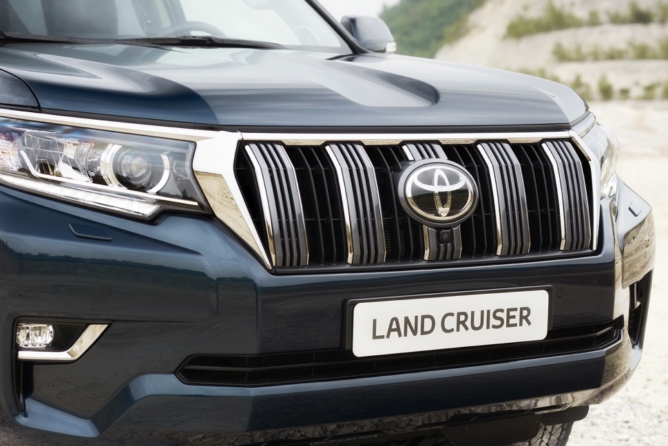 closer look at the 2017 edition of Toyota Land Cruiser 150